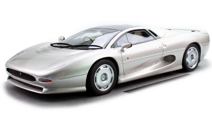 Сход-Развал двух осей автомобиля на 3D стенде Jaguar XJ220 в Санкт-Петербурге в СТО Motul Garage